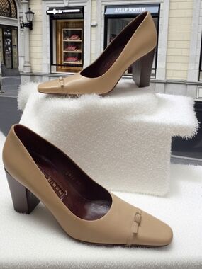 New Mark Eisen Classic Tan Leather Block Heel Pumps - Women EU 36